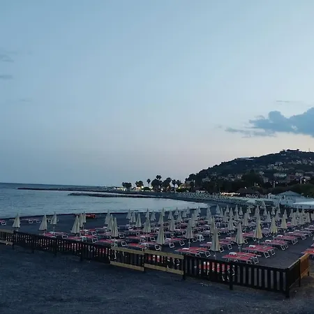 Appartement A 2 Minuti Dal Mare - 250 Mt From Foce