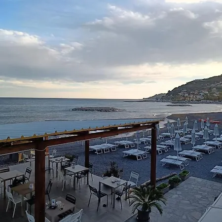 A 2 Minuti Dal Mare - 250 Mt From Foce